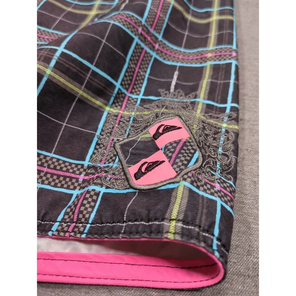 Vtg Quicksilver Board Shorts Swim Trunks Men 32 34 Black Blue Pink Plaid 90s Y2K